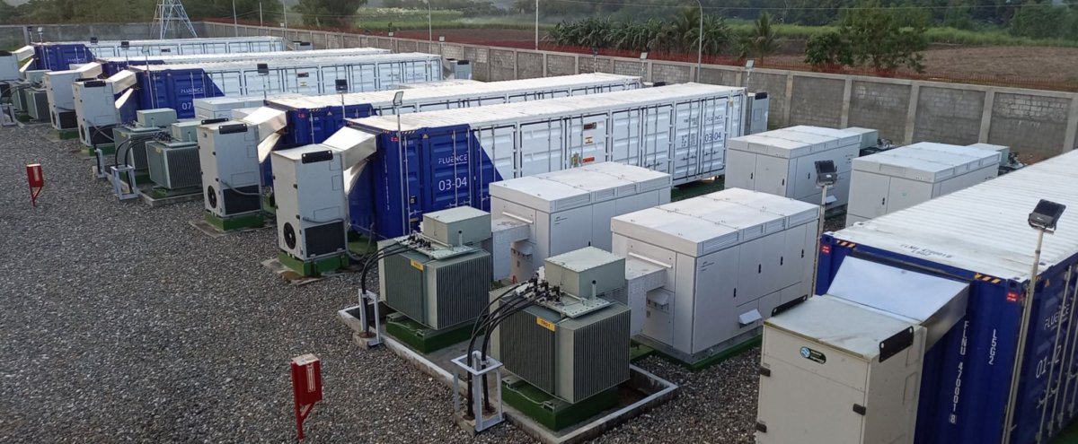 pvmagazine's tweet photo. IHS Markit: Battery prices won’t fall until 2024: The London-based analyst has published a series of clean tech predictions for the year which also highlighted the rising proportion of sub-5MW solar projects in the global… https://t.co/UTHeDQka51 #solarenergy #solarpv #solar https://t.co/yqW3YJrRG7