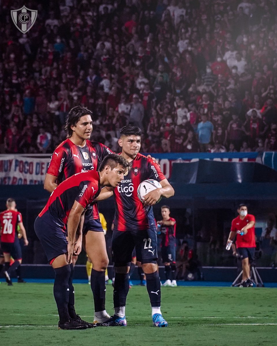 CCP1912oficial's tweet photo. Tranquilo, llevo a unos amigos para completar…

Los amigos:

🇨🇴 🏹🎩✨ https://t.co/kxWEzhSANe