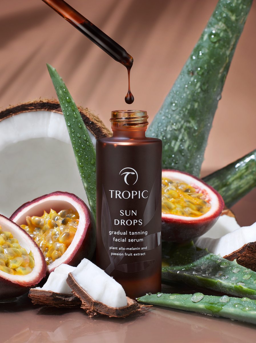 TropicSkincare's tweet photo. Spring is around the corner... it’s time to get a healthy glow on! 🌞🌷 The plant allo-melanin in Sun Drops is so intelligent, it can mimic the colour of your skin’s natural pigment and develop a natural bronze over 10 hours. Have you tried it yet? 🌴 https://t.co/bZQjRNLIVV