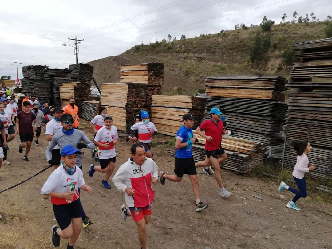 NapoCadena's tweet photo. El #Reto5k en #LasAbras #Trail tuvo un claro mensaje!
Concientizar a los #riobambeños sobre el cuidado de nuestras quebradas y con sus donaciones, ayudar a los peluditos rescatados de #CRIAR. https://t.co/huaVLKQysl