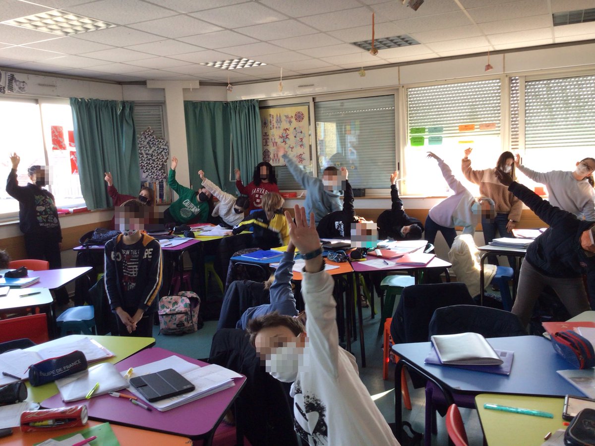 MarjO_Bertrand's tweet photo. C’est la semaine des #Mathematiques
#MathsEnForme 🔻🔵◾️🔶🟩
et ben on fait de la Gymathique ! 🤸♂️🏋️♂️💪
Les 6èmes adorent… et moi aussi !
@Charivari1 @AlgoRythmes https://t.co/Mt7lTAwRUV