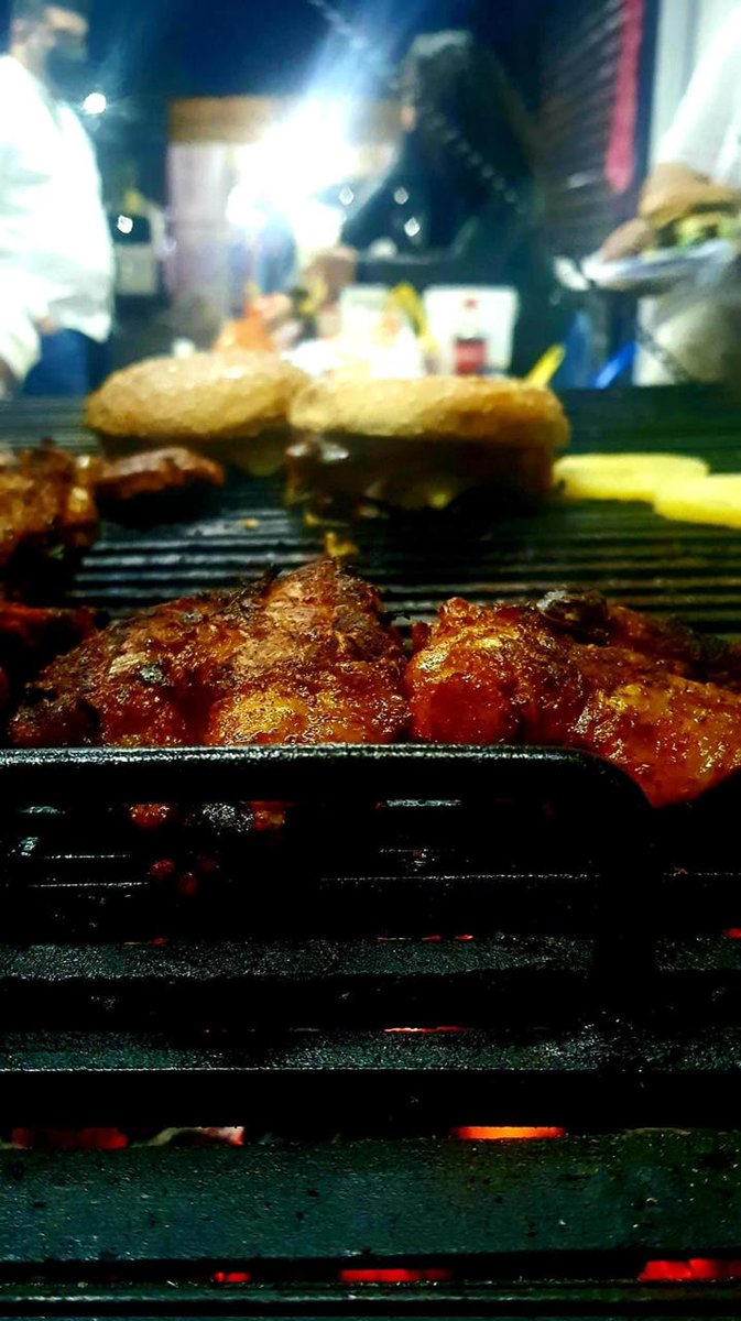 postreSWings tweet media