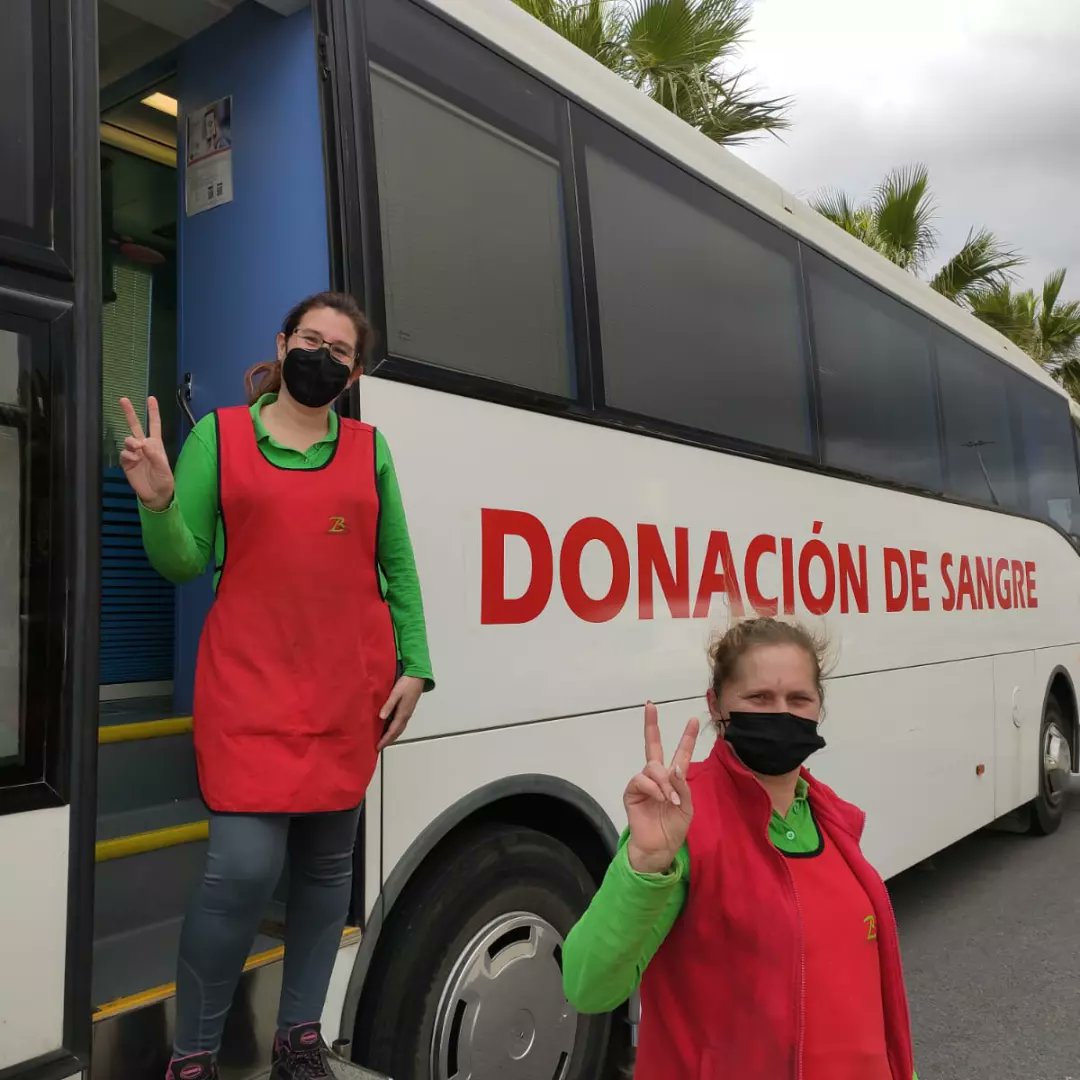 biosabor_agro's tweet photo. Muchas gracias a todos los trabajadores de @biosabor_agro por su solidaridad donando vuestra sangre. 
Esta mañana nos visitó la Unidad Móvil del Centro de Transfusión de Almería. 
#donación #sangre https://t.co/864GI16B0k