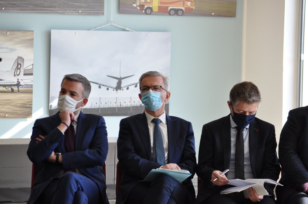 #Formation 🎓
🛫 Décollage ce matin à l'<a href="/AeroportCHR/">Aéroport Marcel Dassault Châteauroux</a>
du #TiersLieu de Compétences #Châteauroux-Déols autour des métiers de l'#aéronautique en présence du Préfet de l'#Indre <a href="/StBrdn/">Stéphane Bredin</a>, du Président <a href="/fbonneau/">François Bonneau</a> et du VP <a href="/domroullet/">Dominique Roullet</a>, et de <a href="/GilAverous/">Gil Avérous</a> de <a href="/Chateauroux36/">Châteauroux Métropole</a> 🤝

1/2 ⤵️