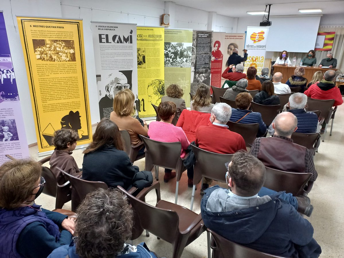 terresvinalopo's tweet photo. 💜✊🏾 La mestra Empar Navarro començà l'ofici el #8M de 1925 a Salines, a l'Alt Vinalopó. I nosaltres, orgulloses, hem volgut recordar-la amb la seua família, i reivindicar aquelles que lluiten per una escola igualitària, innovadora i en valencià. Gràcies per acollir-nos, Petrer! https://t.co/L5D1idU2Xp