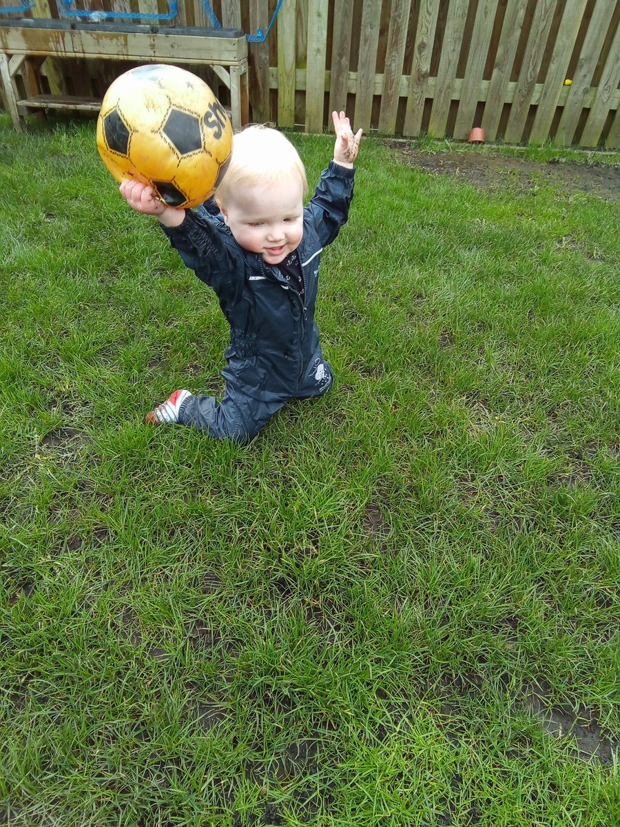 AshbridgeMaxy's tweet photo. Bluebells babies enjoyed exploring the outdoors this morning. They use their large motor skills to move around in different ways. #outdoorweek #freshair #exploring #seekingchallenge #physicaldevelopment #happybabies https://t.co/FhAhz4wYAw