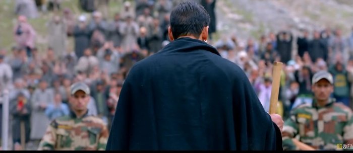 SalmanKaFanHai's tweet photo. If you didn't get emotional while watching #BajrangiBhaijaan CLIMAX  then you are a heartless person.

The most EMOTIONAL &amp; HEART TOUCHING climax scene ever. 
| @BeingSalmanKhan | #SalmanKhan | #Tiger3. https://t.co/jpd6wrlx3m https://t.co/pgFle6G9Hc