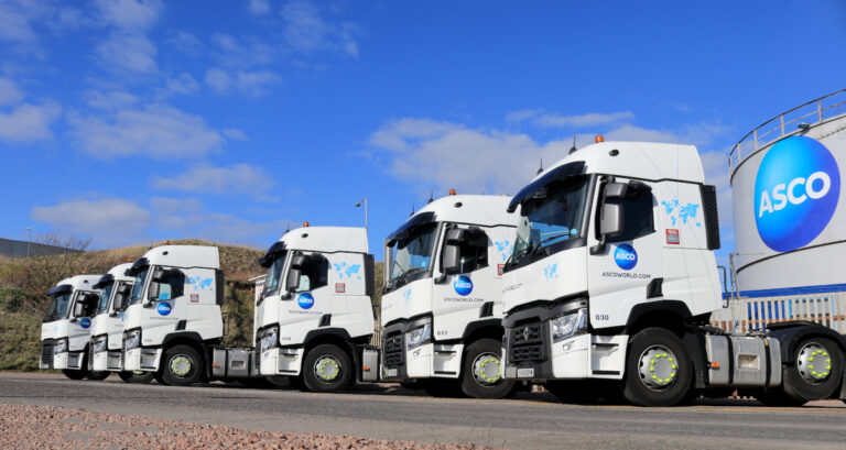 TheMOGroupUK's tweet photo. ASCO is switching its heavy goods vehicle (HGV) fleet from diesel fossil fuel to hydrotreated vegetable oil (HVO) renewable diesel fuel from this month as part of a drive to decarbonise its operations and be net-zero by 2040.

Read more here: https://t.co/i3QZ3YGNhv

#logistics https://t.co/muBfQJDdYZ