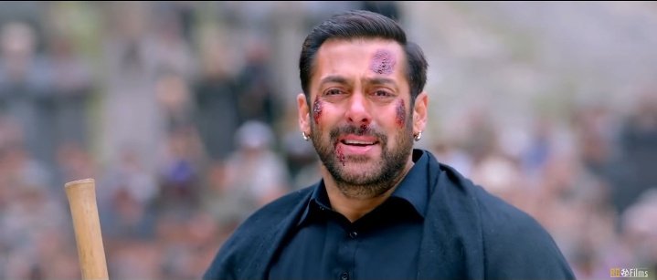 SalmanKaFanHai's tweet photo. If you didn't get emotional while watching #BajrangiBhaijaan CLIMAX  then you are a heartless person.

The most EMOTIONAL &amp; HEART TOUCHING climax scene ever. 
| @BeingSalmanKhan | #SalmanKhan | #Tiger3. https://t.co/jpd6wrlx3m https://t.co/pgFle6G9Hc