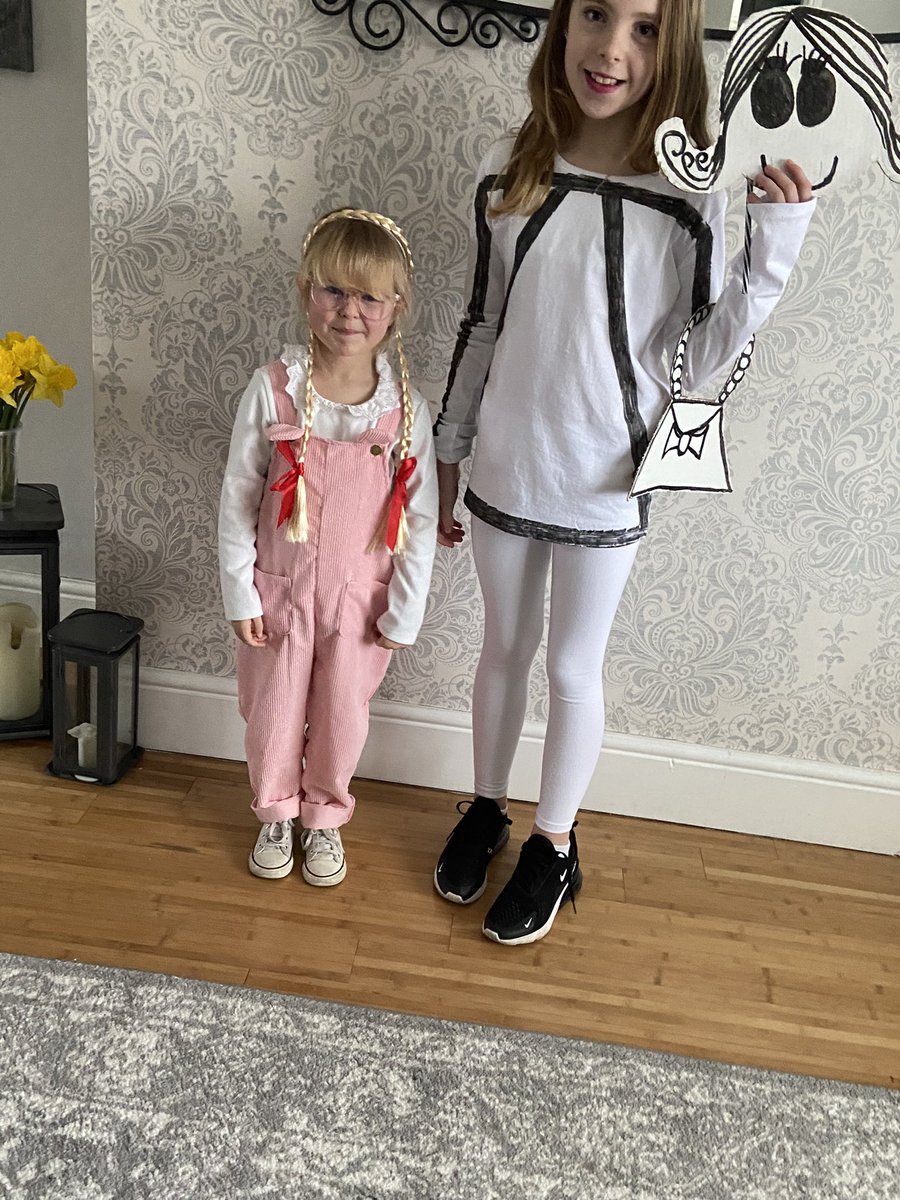 beckybarkess's tweet photo. World book day 2022! Think school were expecting more when your daughter has told them all she is related to @VickyGillDesign https://t.co/ZJNGazYLmi