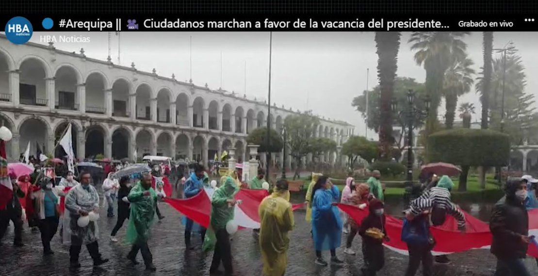 zulmaroque's tweet photo. La verdadera marcha pro vacancia en #Arequipa ... lo gracioso es que al día siguiente no llovió solo el día que marcharon.... ni la tierra no los quiere. 🤭🤭🤭   

#Marcha5M #5MPeru #Golpistas https://t.co/7Ct5AX7QhE
