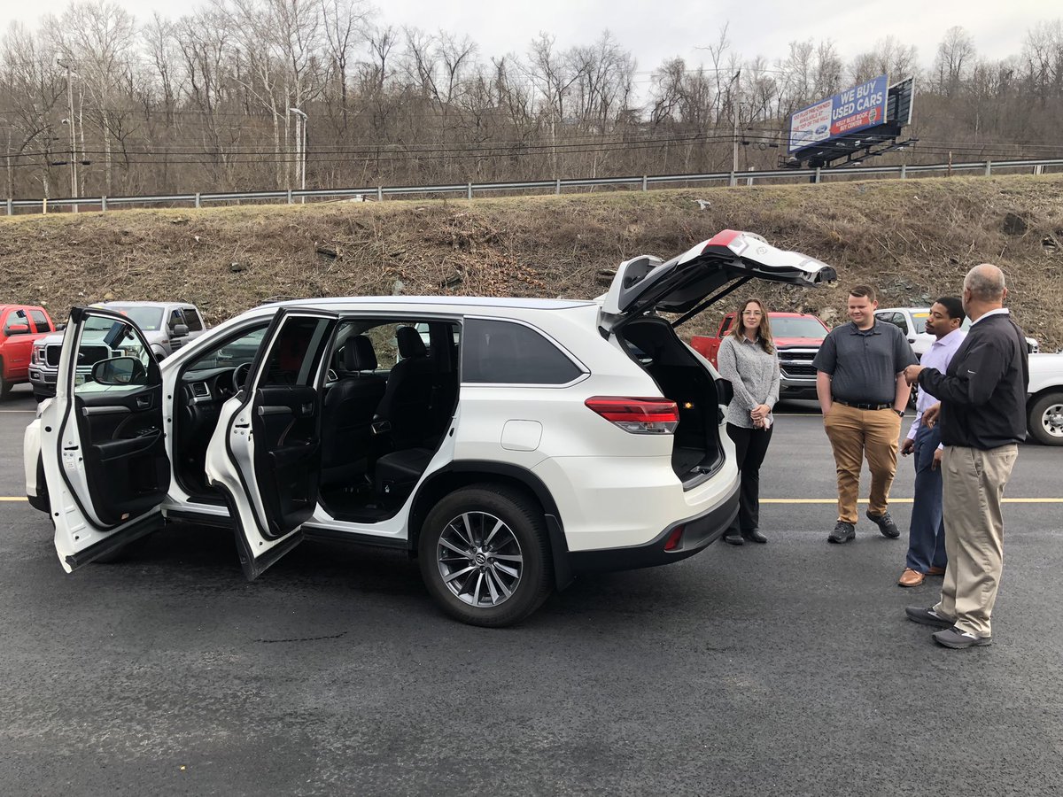 HARRYGREENWV's tweet photo. Kicking this Monday morning off with sales training to better serve customers like you! Congratulations to Lamar Thompson for winning the Texas Roadhouse gift card for his stellar mock walk around performance. #Chevrolet #Nissan #HarryGreen7Acres https://t.co/mzN8mUQlS8