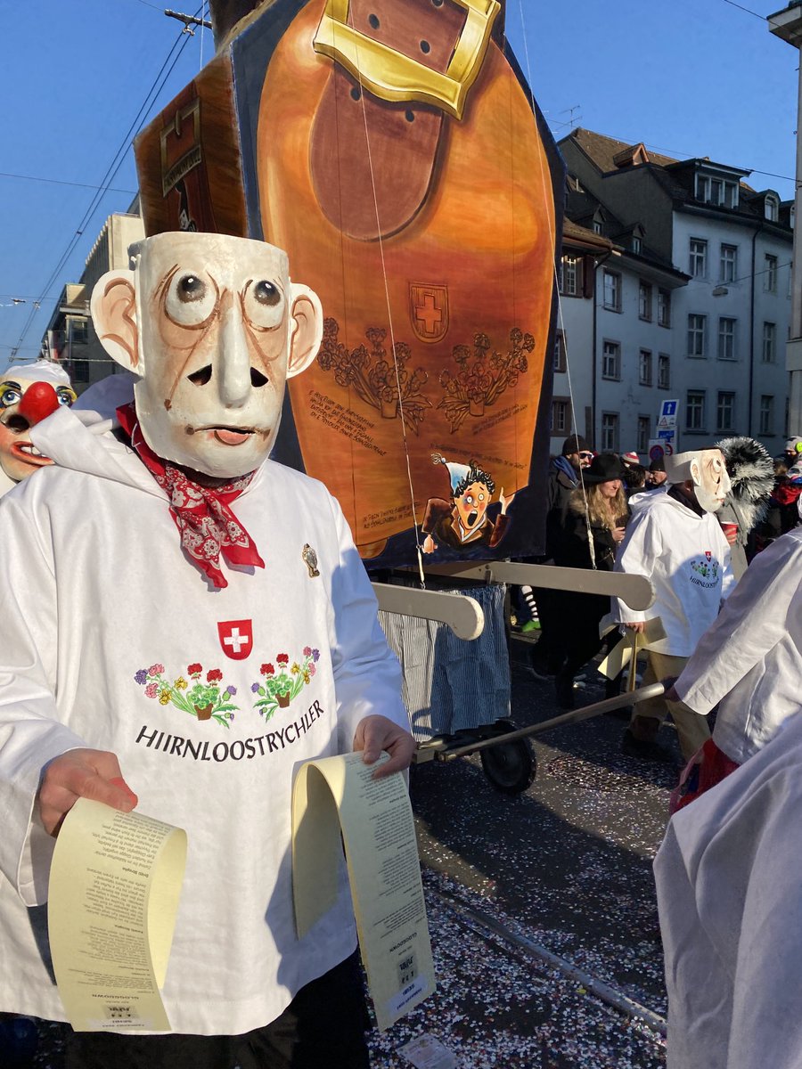 georg_halter's tweet photo. Die #Trychler sind auch an der Basler #Fasnacht. https://t.co/PslQQ7Y86K