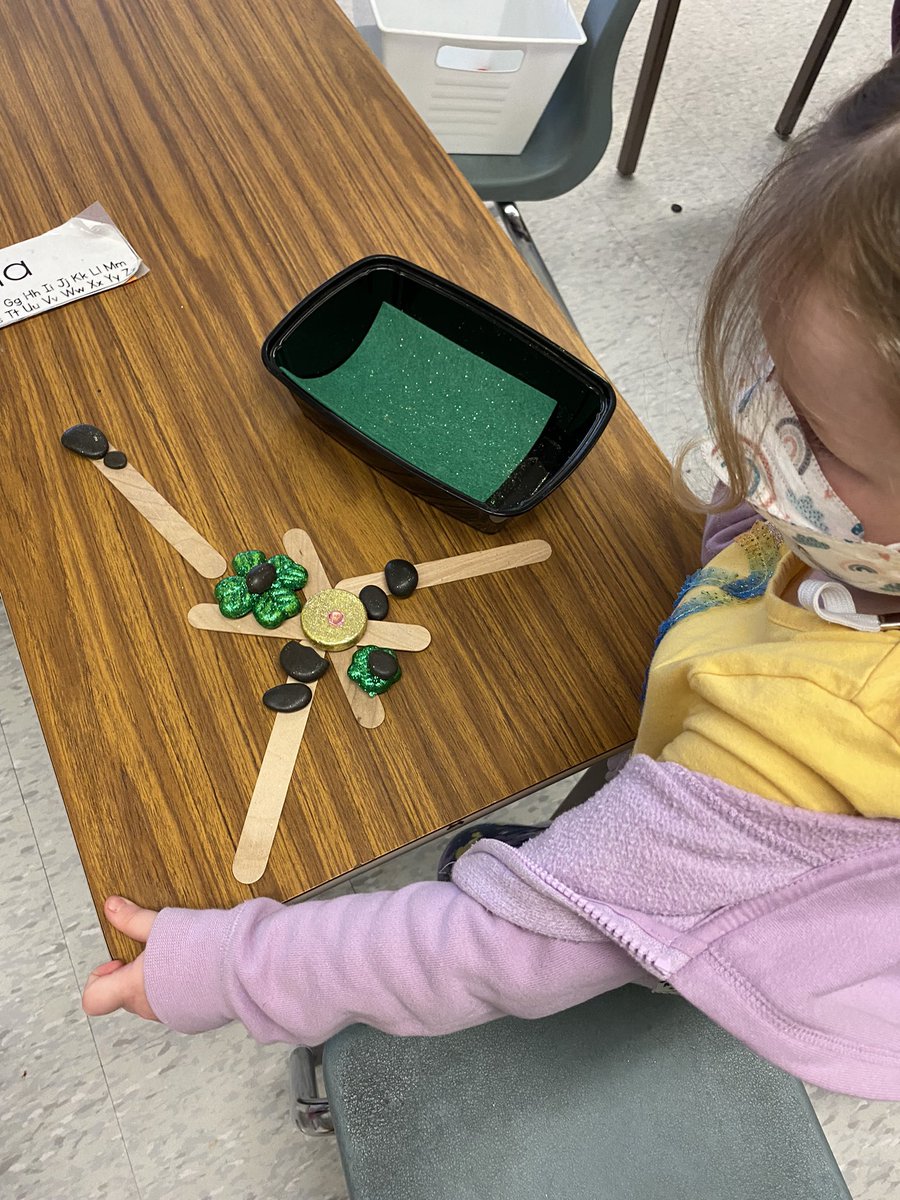 farahvirji's tweet photo. Loose parts play to start this week! #allthingsgreen #readyforspring #kindergarten @SelwynTdsb https://t.co/vbLRCt7p1R