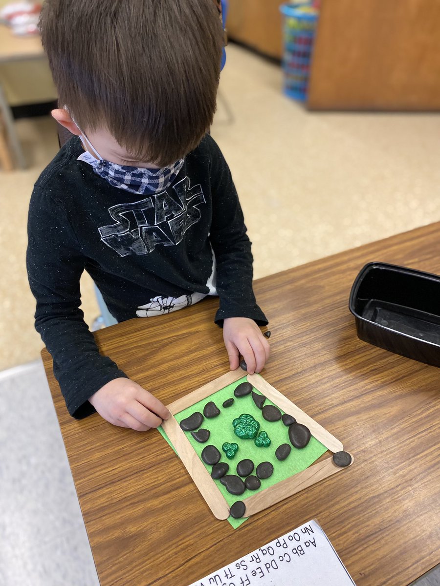 farahvirji's tweet photo. Loose parts play to start this week! #allthingsgreen #readyforspring #kindergarten @SelwynTdsb https://t.co/vbLRCt7p1R