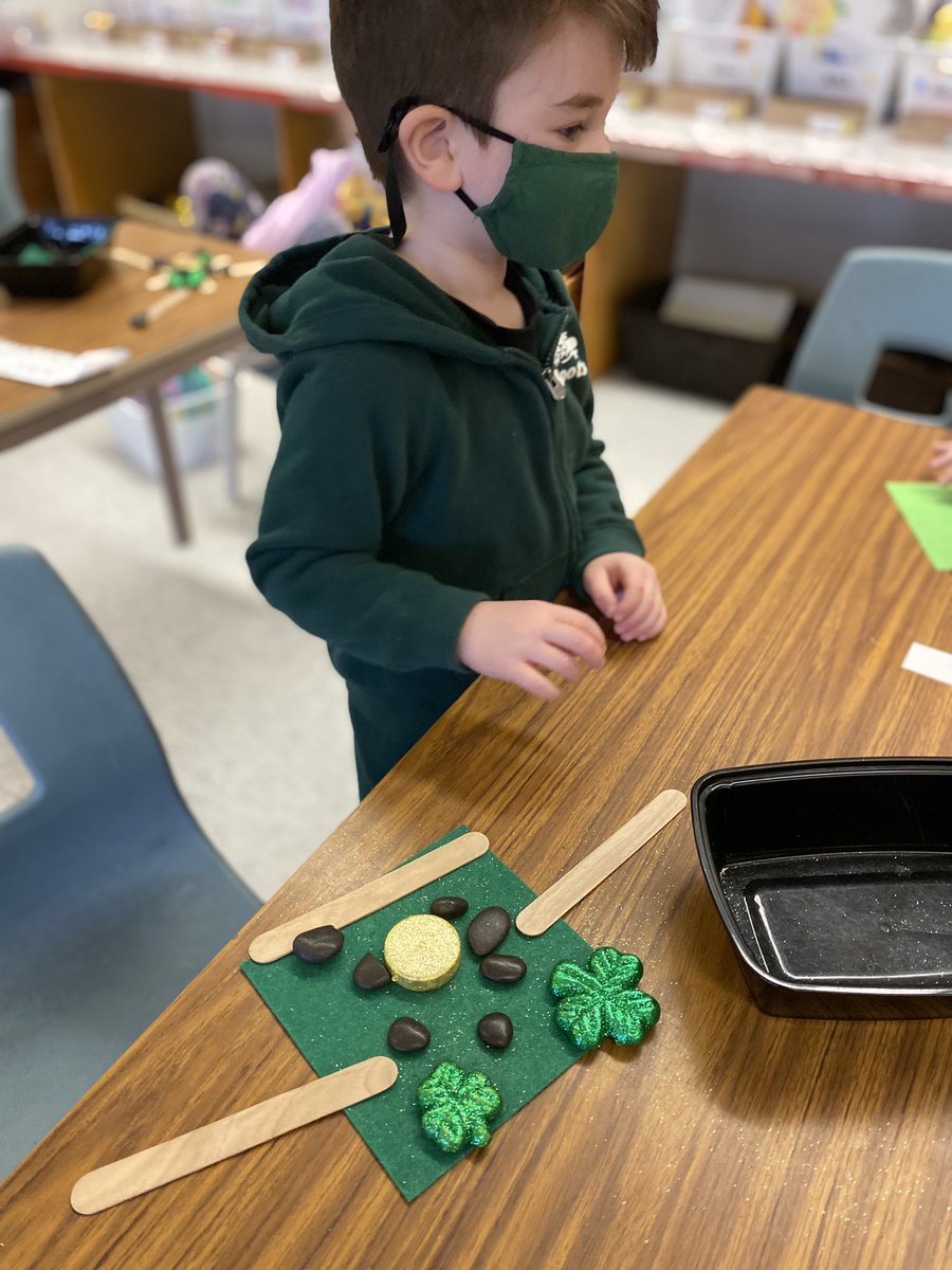 farahvirji's tweet photo. Loose parts play to start this week! #allthingsgreen #readyforspring #kindergarten @SelwynTdsb https://t.co/vbLRCt7p1R