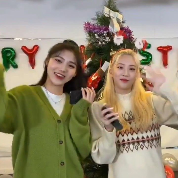 hourly jinsoul (@hourjinsoul) on Twitter photo 