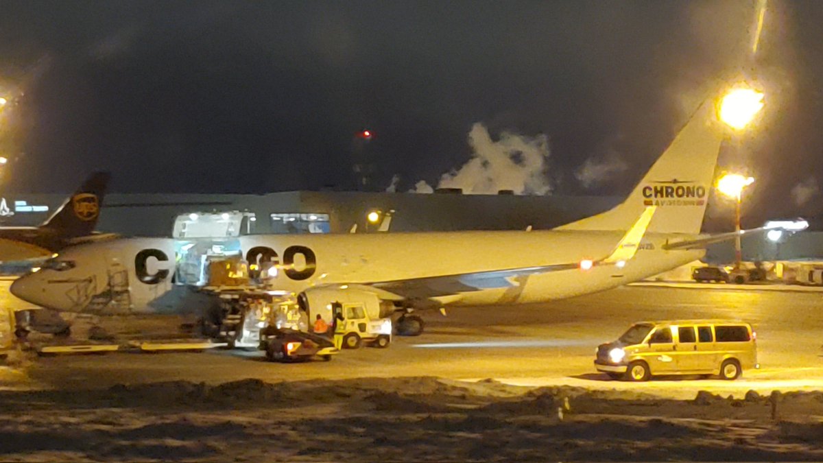 veryboeing's tweet photo. Chrono Aviation's new #B737 -8Q8(SF) #CGVZB getting ready to head to Iqaluit from Winnipeg https://t.co/qYLdJLZjRk