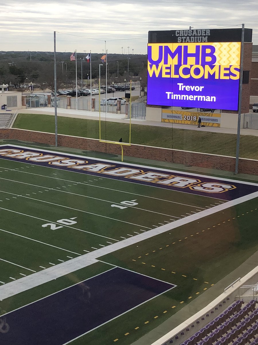 timmyGTI's tweet photo. This is my last baby. Surely we’re BOTH too young for this?!? 🙃 #timmy2022 #boymom❤️💙💙 @UMHB @FootballCru https://t.co/kBiA8kbqDs