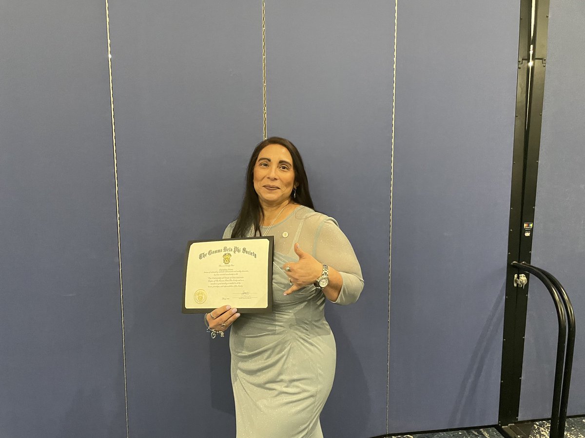 cmperez789's tweet photo. Inducted into the Gamma Beta Phi National Honor Society! Thank you to my family for being there! My new sister @MrsEscosClass Meriah was inducted also! She is the reason I joined, always pushing me to be a better part of myself! 🥰🎉@gammabetaphisoc https://t.co/xRBGyBDCSl