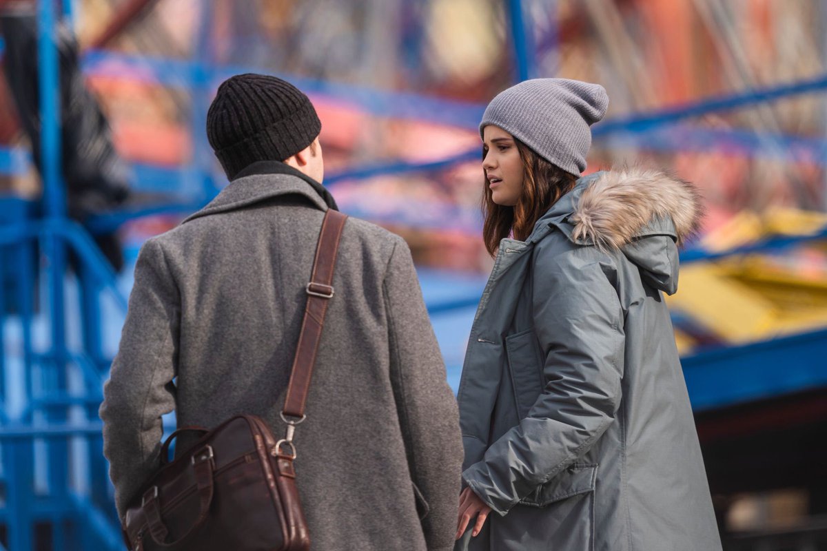 MidiasPSBR's tweet photo. CANDIDS: Selena Gomez e James Caverly gravando 'Only Murders in the Building' em Nova York. (07/03) https://t.co/PX69D7mONR