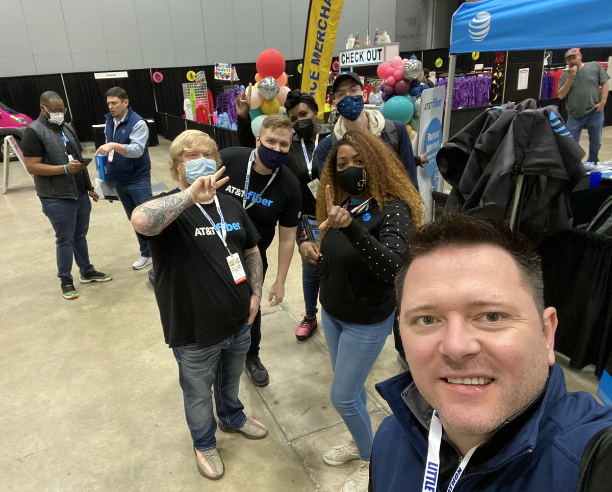 #DoubleF weekend deployment ✅
Met up with <a href="/tj5889/">KJ</a> 1 last time ✅
Volunteered &amp; worked the <a href="/LRMarathon/">Little Rock Marathon</a> ✅
Met &amp; worked with the amazing SOSA squad ✅
<a href="/VeronaDykes/">Verona Dykes</a> setup an amazing event ✅

<a href="/AlyssaMoore_12/">Alyssa Moore</a> <a href="/WesleyKyleNeal/">Wesley Kyle Neal 🌵</a> <a href="/theJoshRHarris/">Josh Harris</a> <a href="/KAMOkonnects/">𝐾𝐴𝑀𝑂</a> <a href="/carlieasullivan/">Carlie Sullivan</a>