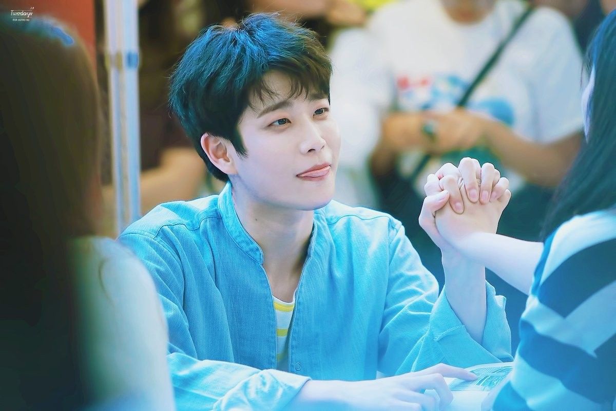 KMJLOOKS's tweet photo. the loml 💙

#엠제이 · #MJ · #ASTRO · #아스트로  · #HappyVirus · #계세요 · #GetSetYo ·
@offclASTRO https://t.co/8yLFUBqtgy