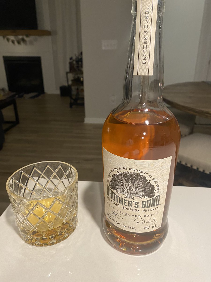 LoganToonMusic's tweet photo. @iansomerhalder @paulwesley finally! 👏🏻👏🏻 #BrothersBondBourbon https://t.co/mCYjK0Czjy