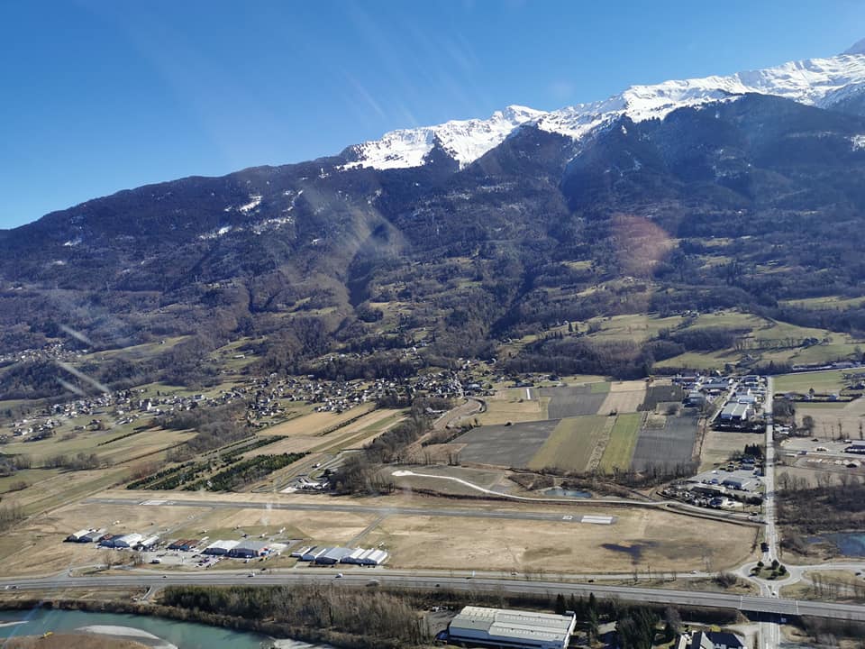 MagniGyrosrl's tweet photo. How not to take advantage of a sunny day like this?
#M24PLUS and #M16 in flight around #MontBlanc!
Thank you Jean Marc of CAP ULM Isère France!
Enjoy your #Gyro! https://t.co/CQZm4hp3Xm