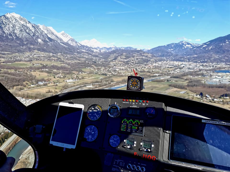 MagniGyrosrl's tweet photo. How not to take advantage of a sunny day like this?
#M24PLUS and #M16 in flight around #MontBlanc!
Thank you Jean Marc of CAP ULM Isère France!
Enjoy your #Gyro! https://t.co/CQZm4hp3Xm