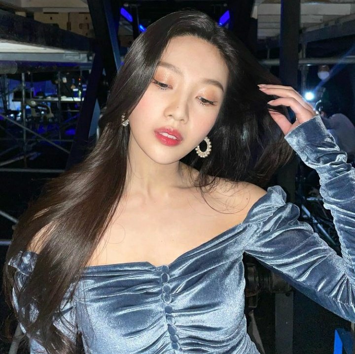 unbleachedrevel's tweet photo. #JOY #조이 @RVsmtown https://t.co/iogtW5ZVPe