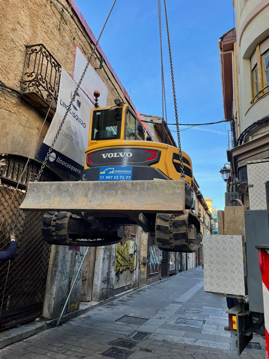 Excavaciones Manceñido demoliendo para construir nuevas viviendas de <a href="/LINOCASQUERO/">GRUPO LINO CASQUERO</a> en el centro de León. ¡Imágenes impresionantes del inicio del trabajo! ¡Wow!

#demoliciones #promocionesenleon #derribos #excavacionesmancenido