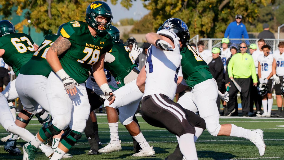 WSUTSSC's tweet photo. Shout out to @WayneStateCLAS transfer student Landin Mitchell for making the All-Academic Excellence Team (cumulative grade-point average of at least 3.5) for the third year in a row! I think that warrants a Gatorade bath! @waynestwarriors https://t.co/1KW7XK3J6o