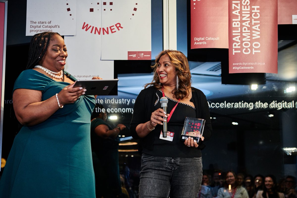 DigiCatapult's tweet photo. 🏆Ahead of #InternationalWomensDay we're celebrating the founders catalysing change.

🎭@ForestTribe_ combines @debbie_bandara's passion for theatre with her knowledge of AI. Find out how they are using immersive technology to engage children's creativity: https://t.co/5uTbdbIDGN https://t.co/8ItqbgZV1q
