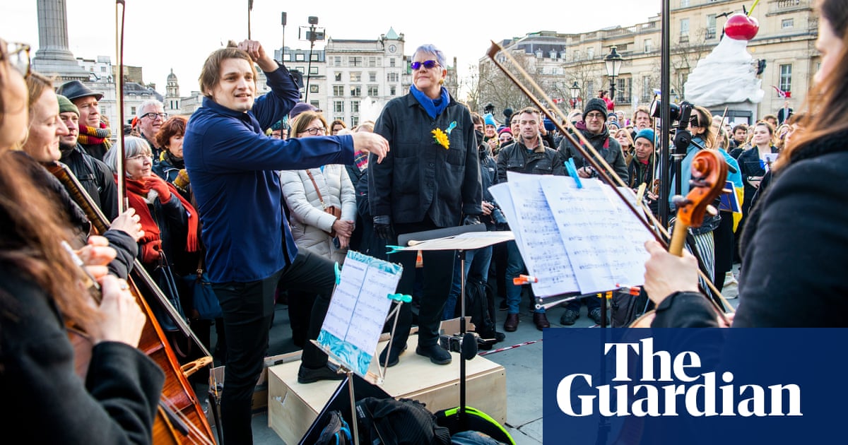 Flashmob orchestra in Trafalgar Square plays in solidarity with Ukraine - The Guardian

theguardian.com/world/2022/mar…

#UkraineNews
#UnitedKingdomOfGreatBritainAndNorthernLreland
