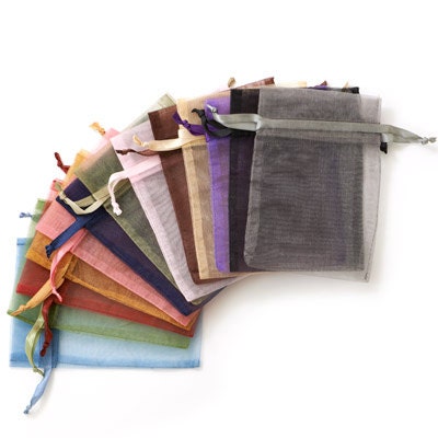 jewelrymandave's tweet photo. Assorted Solid Color Organza Gift Bags, Sheer Organza Bags, Drawstring Bags, Organza Bag 10 Packs, Jewelry Storage Bags, Jewelry Gift Bags https://t.co/Z7laJ7O7d5 #Etsy #jewelrymandave #SolidColors https://t.co/ubCofDIj3F