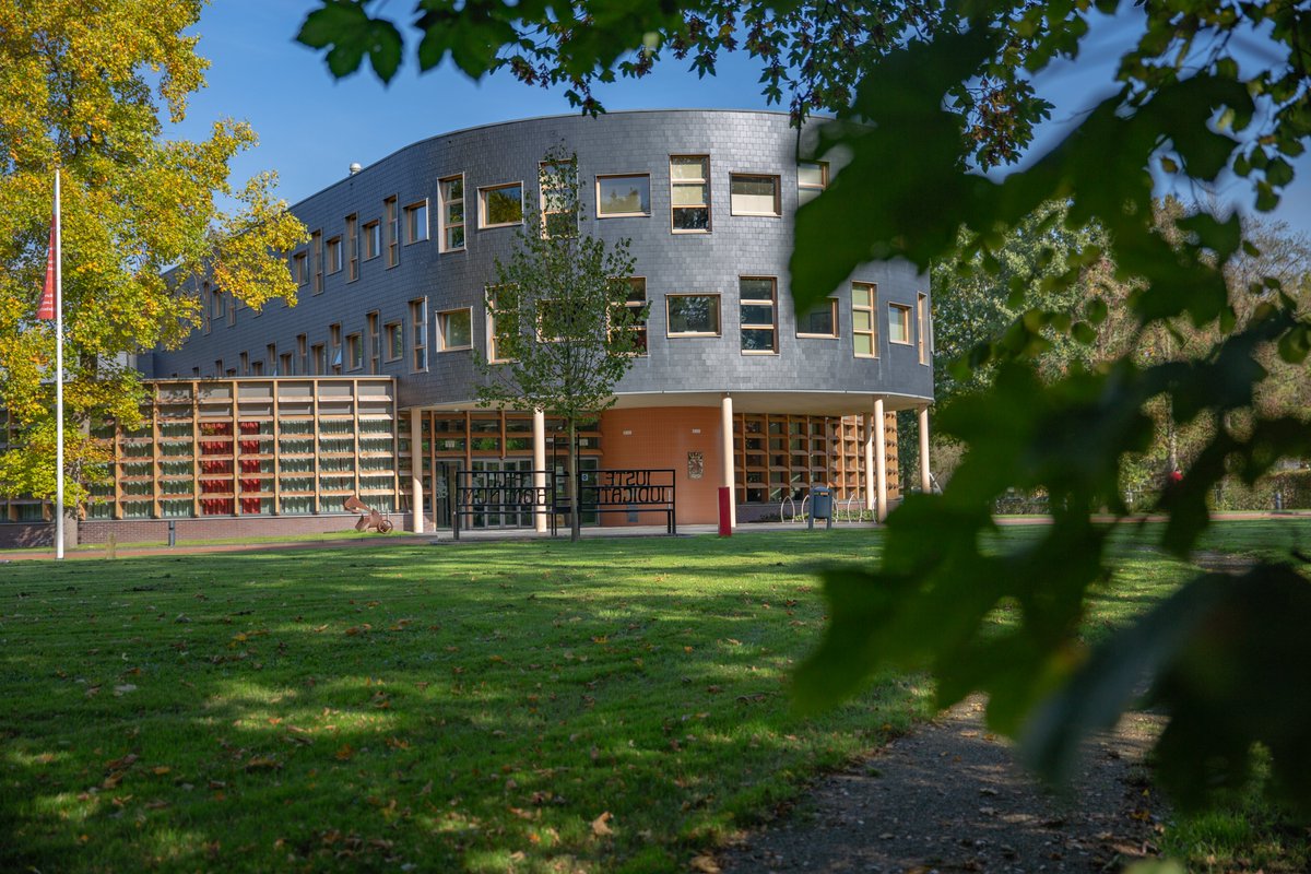 Wij doneren vandaag vandaag € 25.683,- aan Giro 555 voor hulp aan Oekraïne. Dat bedrag staat voor één euro per inwoner van de gemeente. Vanuit ons saamhorigheidsgevoel vinden we het belangrijk om deze steun te geven.