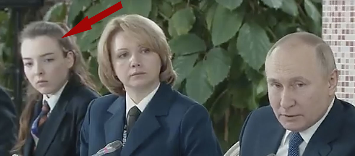 Looks like Villanelle is about to make a move