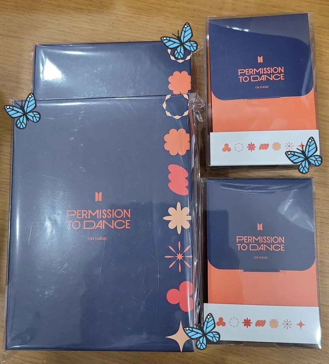 collectorscrner's tweet photo. I swear! I love this fast eta consol of mine 🤧💜
¬
BTS PTD Mini Photocards &amp; PTD Message Photocard Frame in transit to PH — under fast eta! 🦋 #CCUpdate #CCFastEta https://t.co/YnyfECfCF0