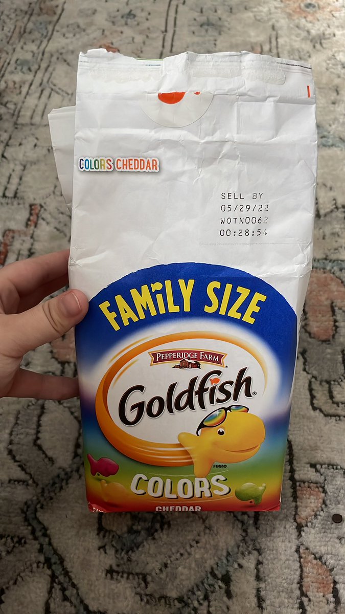 mallorybway's tweet photo. just wanted rainbow goldfish… and this is what i opened my bag to???? @GoldfishSmiles https://t.co/15QIWVN8RM