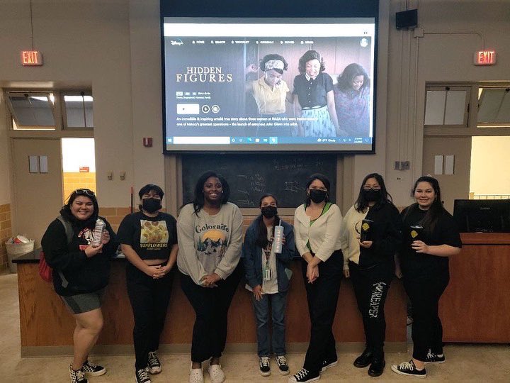 tamukacs's tweet photo. For our movie night, in honor of Women's History Month, we watched "Hidden Figures" with @wimenstamuk!!! It was a success 🤩 thank you to all of you who joined us!!

#ACS #ACSTAMUK @javelinanation https://t.co/6wznKQ1WrB