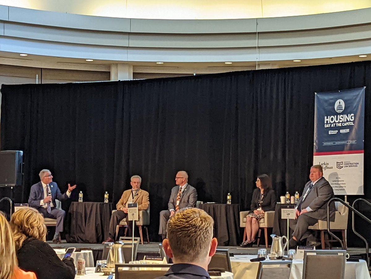 justinfx's tweet photo. Discussing real estate policy at MN Housing Day at the Capitol #mnleg #realtor #remaxprofessionals https://t.co/tZsshuuWkz
