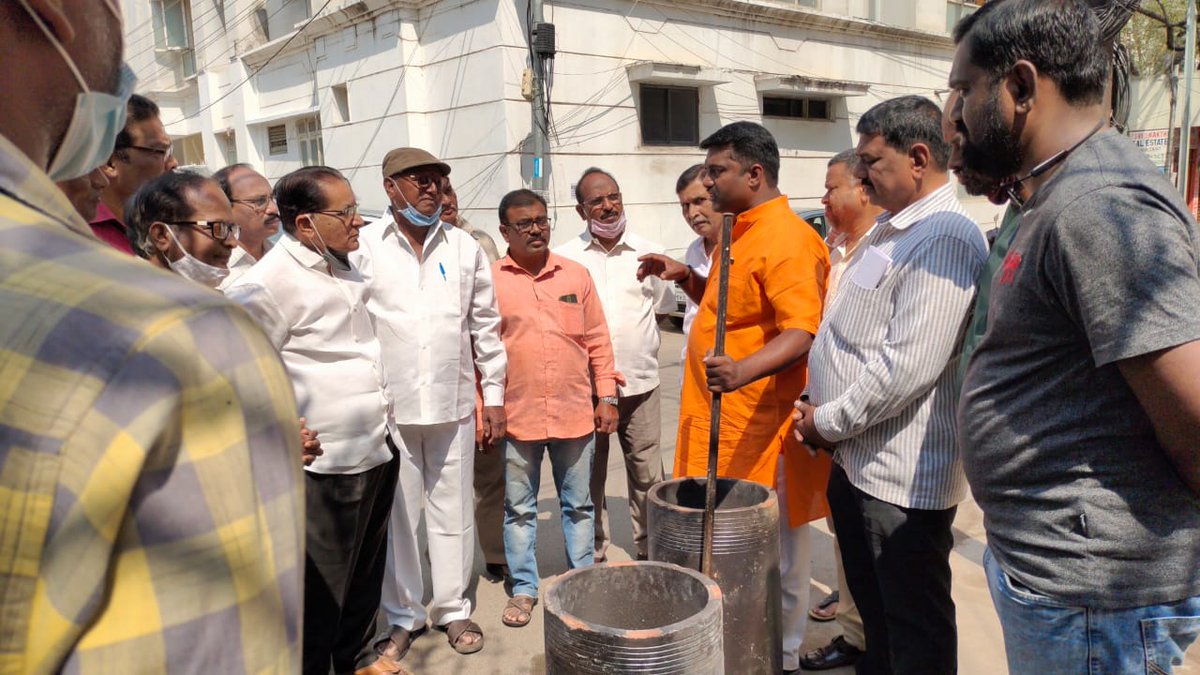 TeamRK_BJP's tweet photo. Explained about the negligence of state government in developing Cantonment area and the way of BJP took the state government to achieve free water scheme in SCB. Assured that all the complaints would be addressed soon.
#RKWithBJP #RKWithSCB #SCBWithBJP #BJPForSCB https://t.co/7cJhneDIOC