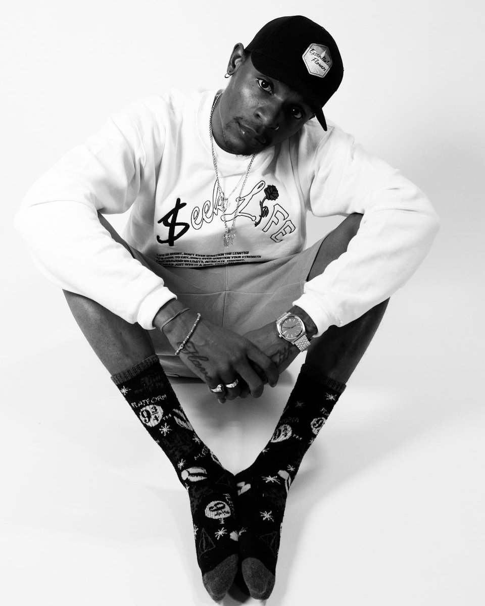 txmsolo's tweet photo. “$eek Life”: This Collection is Dedicated Towards Mental Health, 
Inspired By Mac Miller.

I know we’re all going thru something whether we choose show or tell anyone. Life is hard at times, and that’s okay. I just want you to know even in your darkest hour, seek life. https://t.co/4VYuRcBNsM