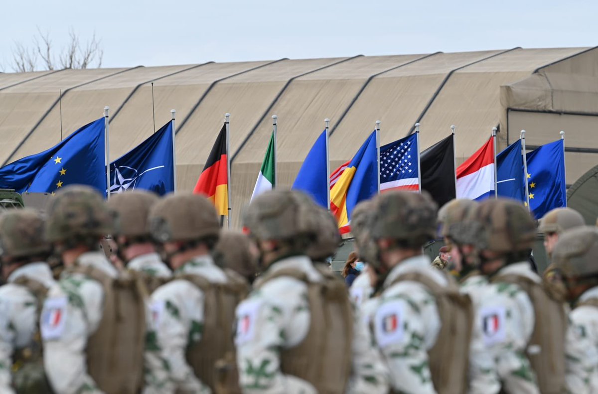armeedeTerre's tweet photo. #StrongerTogether 🇫🇷🇺🇦 Cold Response, #MissionLynx, #MissionAigle...

Nos forces terrestres répondent présentes sur tout le flanc Est de l'Europe, même dans l'urgence, avec une capacité d'adaptation sans cesse renouvelée.

Les détails 👉https://t.co/EKG9pFWc1w
#NotreDéfense @NATO https://t.co/L2MrGjgj6b