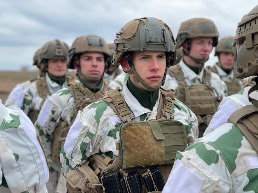 armeedeTerre's tweet photo. #StrongerTogether 🇫🇷🇺🇦 Cold Response, #MissionLynx, #MissionAigle...

Nos forces terrestres répondent présentes sur tout le flanc Est de l'Europe, même dans l'urgence, avec une capacité d'adaptation sans cesse renouvelée.

Les détails 👉https://t.co/EKG9pFWc1w
#NotreDéfense @NATO https://t.co/L2MrGjgj6b