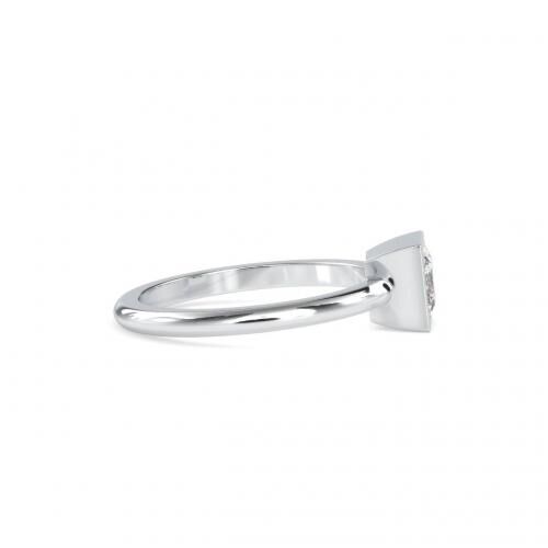 14K White Gold - Bezel-Setting Scaphium

candeodiamonds.com/diamond-engage…

#14K #White_Gold #Bezel_Setting #Scaphium #Ring 

PRODUCT INFORMATION
Style : EDRG1077
Metal : 14K
Diamond Shape : Princess
Ring Size : -
Average Width : 1.9 mm