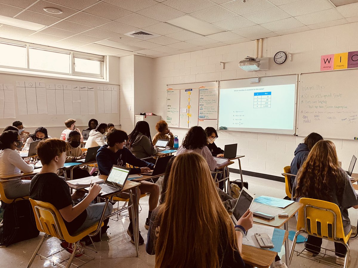 peet_ms's tweet photo. Accelerated Algebra is preparing for the EOC with Speed Dating! #TestTakingStrategies #FreshSpartans25 @BPeytonNS @hansonmscott https://t.co/jnbl46t1yG