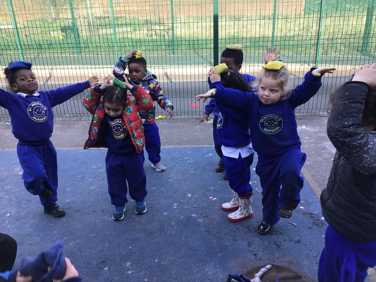 Nurserystm1's tweet photo. Practising our balancing skills outside. #STMeyfs #STMpl #STMpe https://t.co/3eTWonW5p3