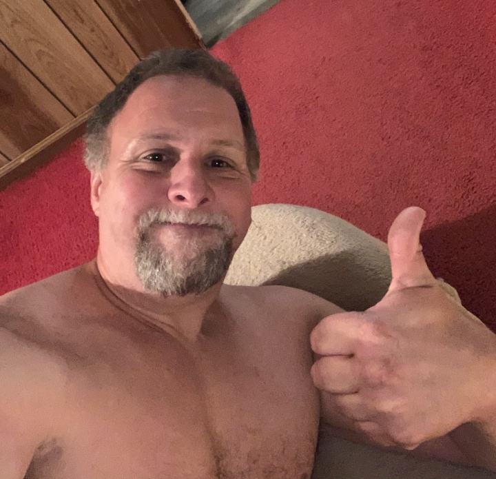 2 pic. #FormerStrongmanCompetitor #GodsHammer #EmlentonPA #Muscles https://t.co/Ev1KqAAwzo